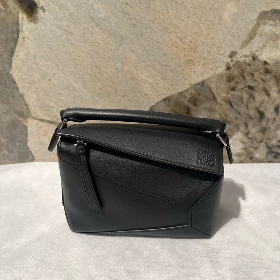 Loewe黑銀牛皮Mini Puzzle-0