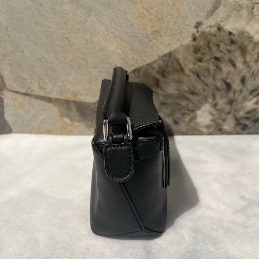 Loewe黑銀牛皮Mini Puzzle-1