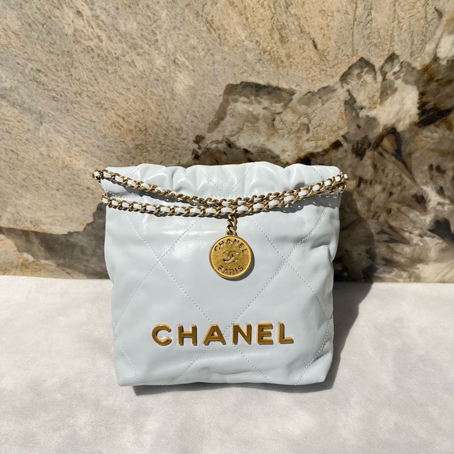 Chanel淡藍色金鏈Mini 22 bag-0