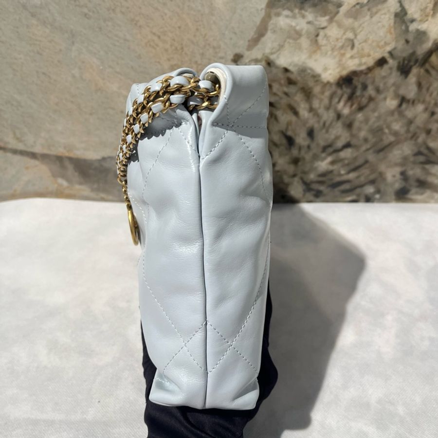 Chanel淡藍色金鏈Mini 22 bag-3