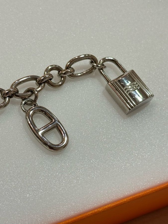 HERMÈS Limited Edition Olga Bag 銀色掛飾-5