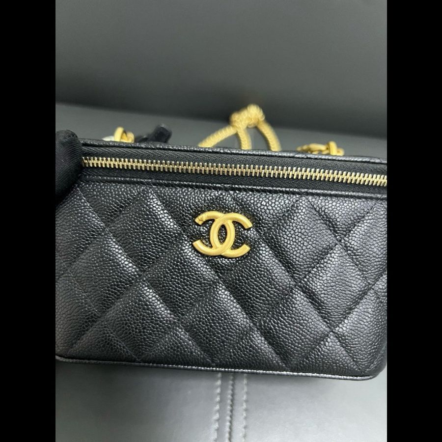 CHANEL vanity case-4