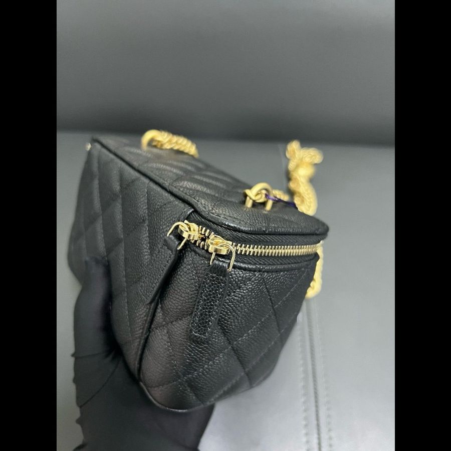 CHANEL vanity case-7