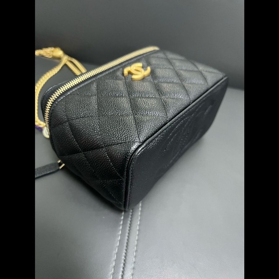 CHANEL vanity case-13