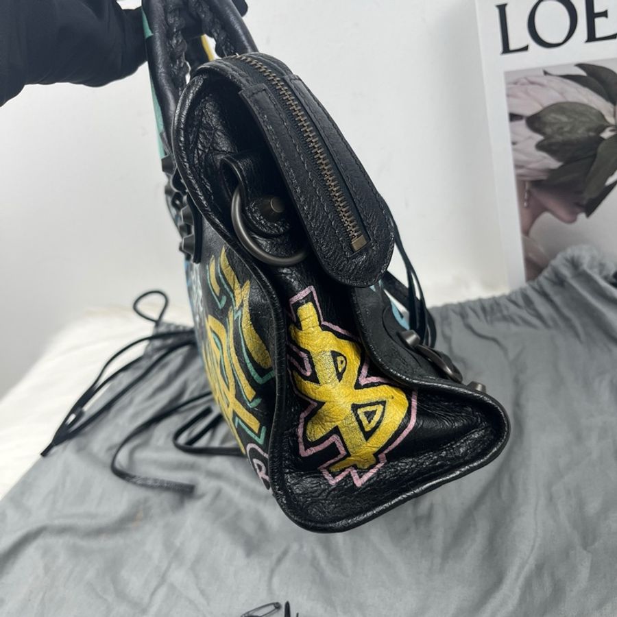 Balenciaga巴黎世家 塗鴉限量款機車包 小號-3