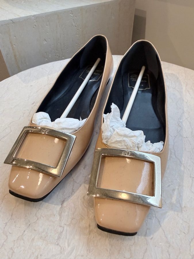 Roger vivier✨RV 膚色方釦平底鞋 #39-3