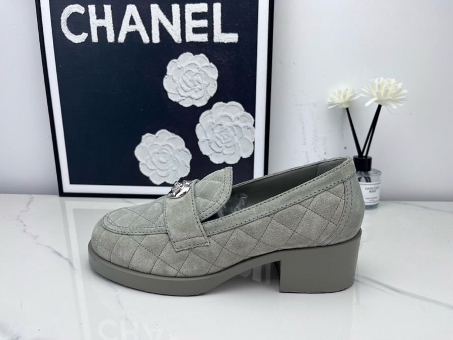 chanel香奈兒 豆沙綠麂皮樂福鞋 37碼 已貼底-2