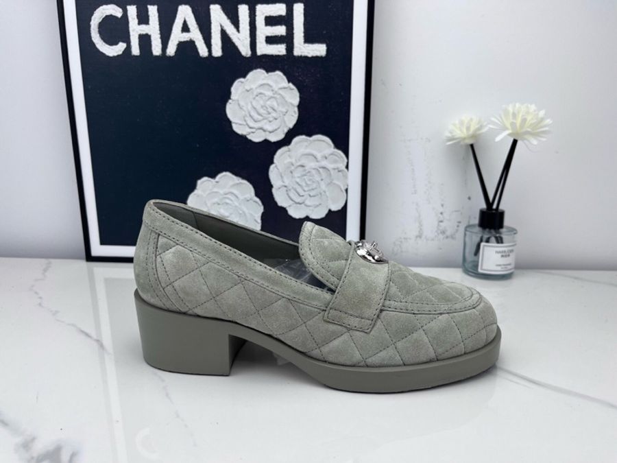 chanel香奈兒 豆沙綠麂皮樂福鞋 37碼 已貼底-4