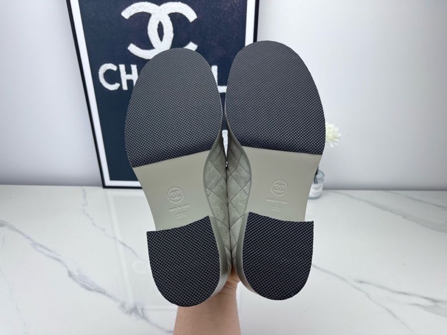 chanel香奈兒 豆沙綠麂皮樂福鞋 37碼 已貼底-8