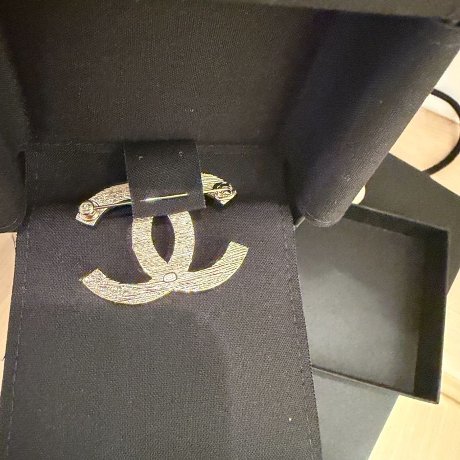 Chanel 胸針 雙C款香檳金 優雅大方 全新 3個月前購入-9
