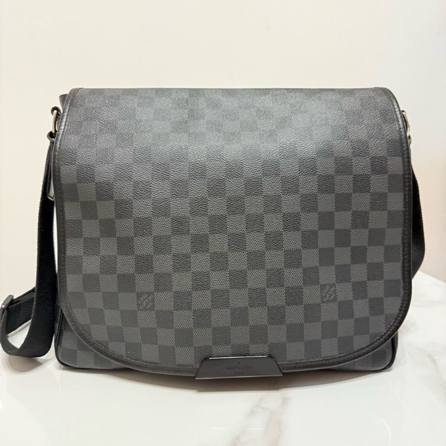 Louis Vuitton 路易威登男士單肩包斜挎包 棋盤格 皮革-0