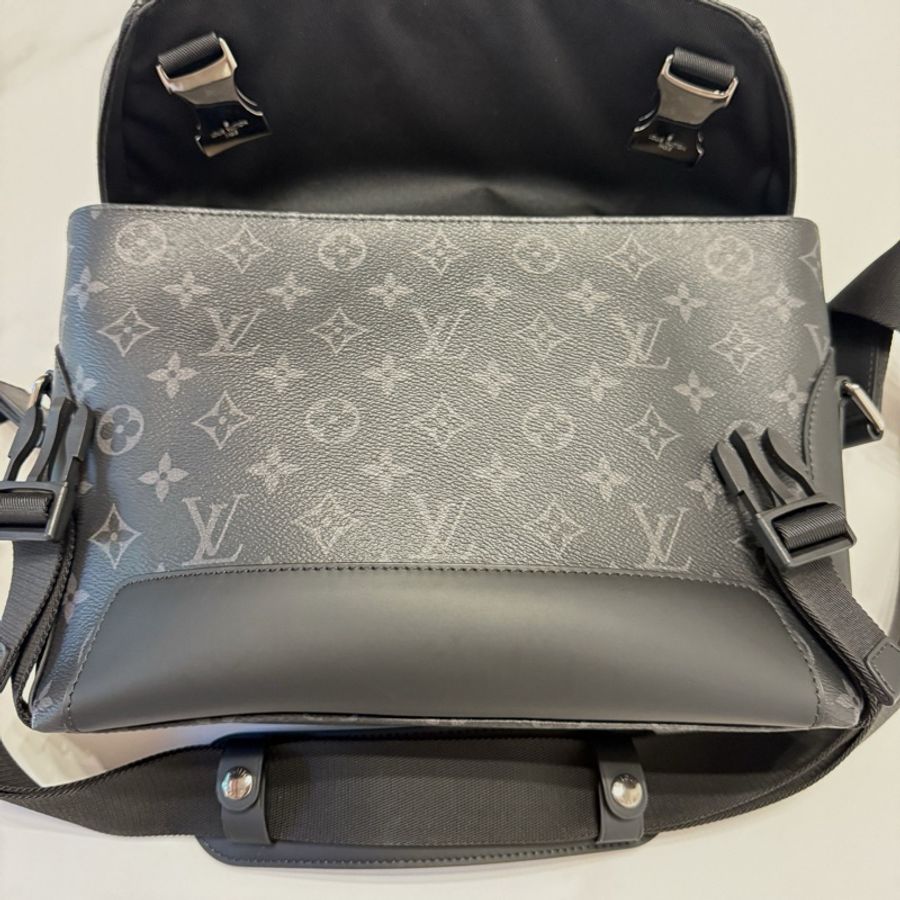 路易威登/Louis Vuitton Voyager 男黑武士郵差包-5