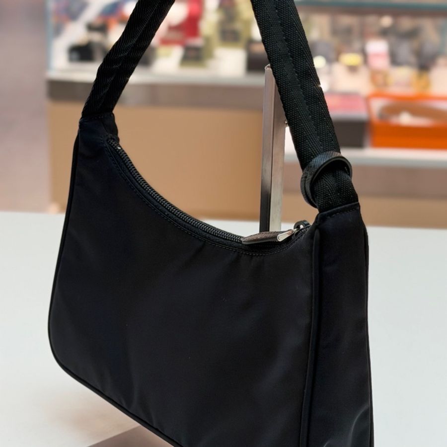普拉達 Prada Hobo 2000 黑色尼龍腋下包-4