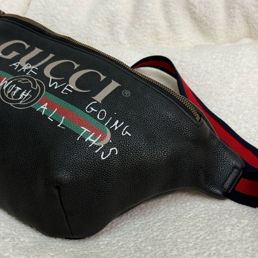 Gucci限量塗鴉款腰包-1