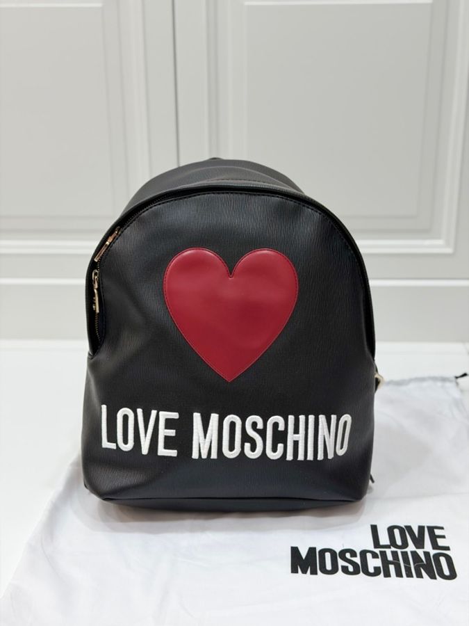 《仙闆名牌精品》Moschino love Moschino 黑色 红心 愛心 水波紋 牛皮 後背包 肩背包 手提包-0