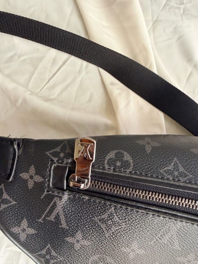 LV Discovery PM 腰包 晶片款-14