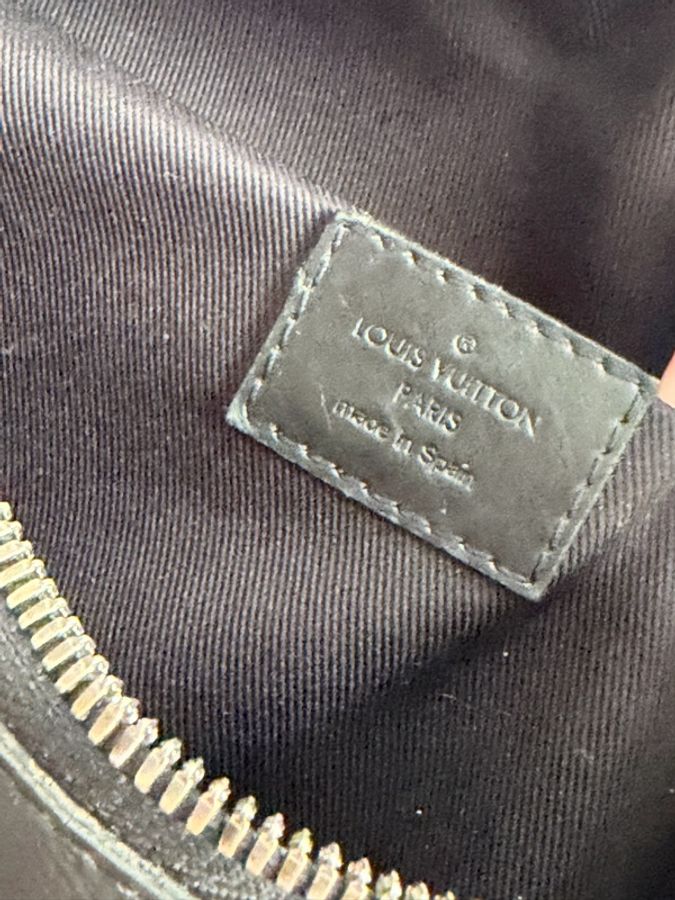 LV Discovery PM 腰包 晶片款-21
