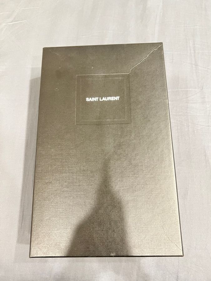 YSL Cassandre 粒面牛皮信封式WOC斜背鍊包.黑釦-7
