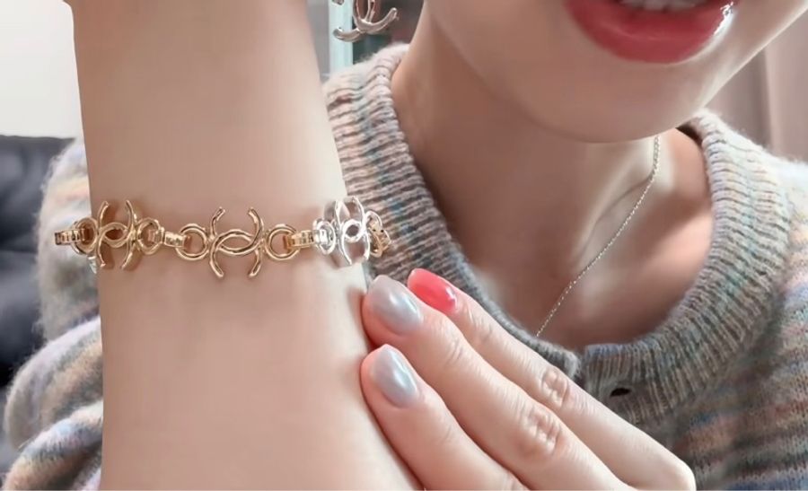 全新 Chanel 香奈兒 超美26P早春 金銀雙色 雙C手鏈-15