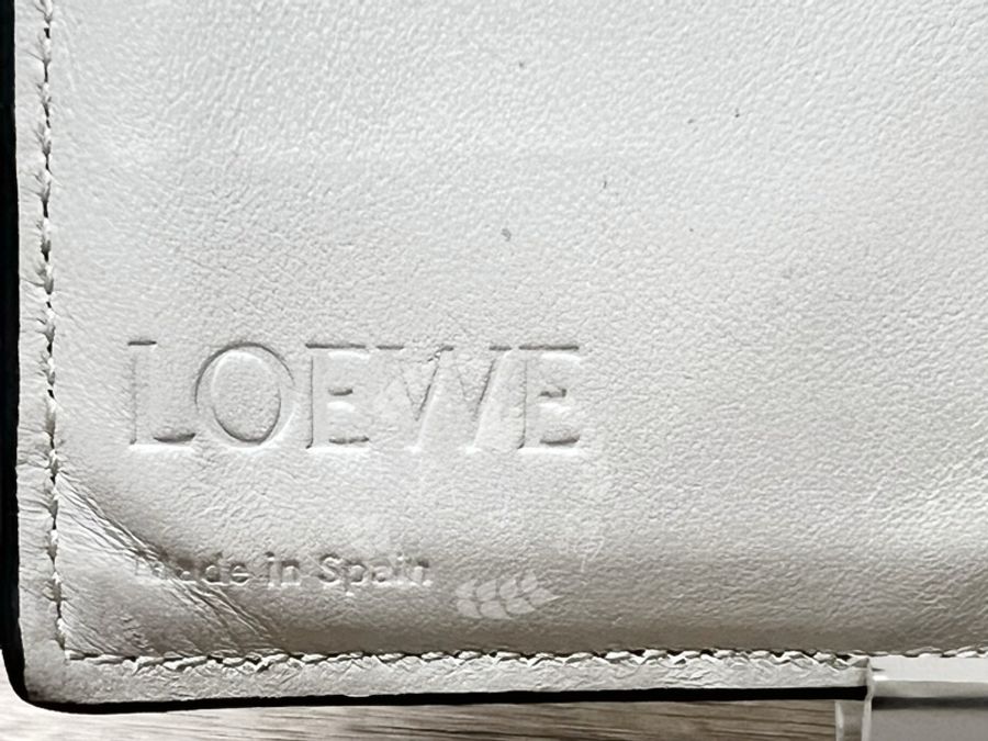 ~~趴趴小舖~~LOEWE經典LOGO牛皮釦式L拉鍊零錢短夾 (2606014199)配件齊,附鑑定證明-22