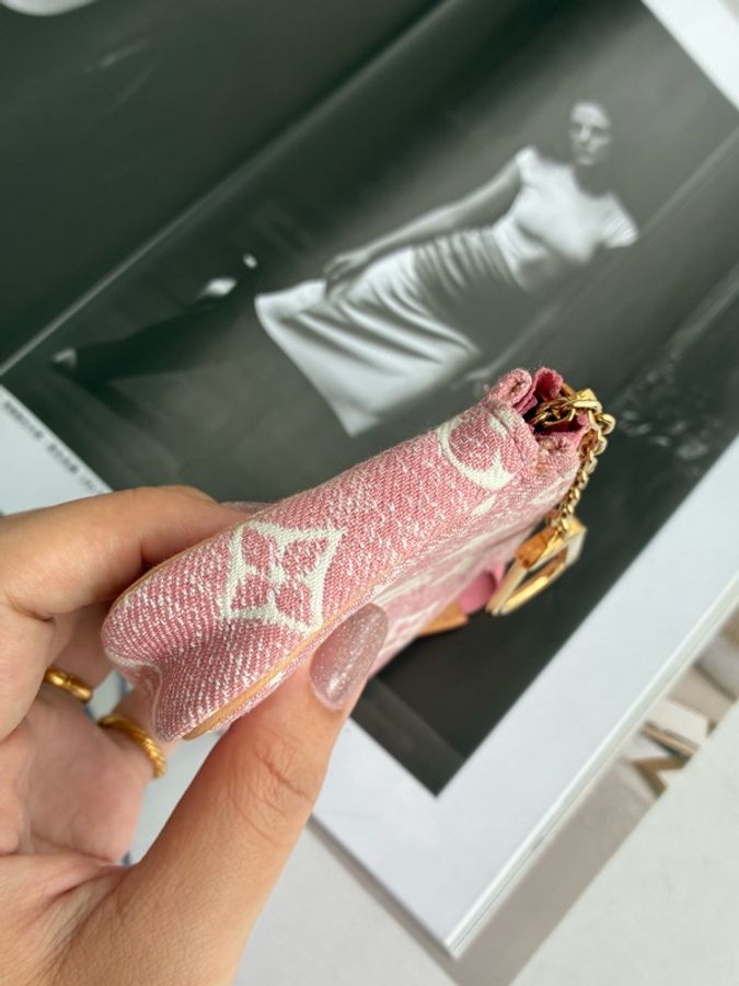 LV粉丹寧一字零錢包👛-7