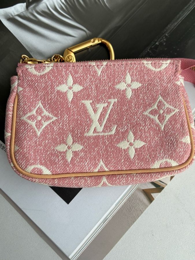 LV粉丹寧一字零錢包👛-11