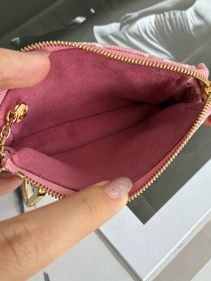 LV粉丹寧一字零錢包👛-23