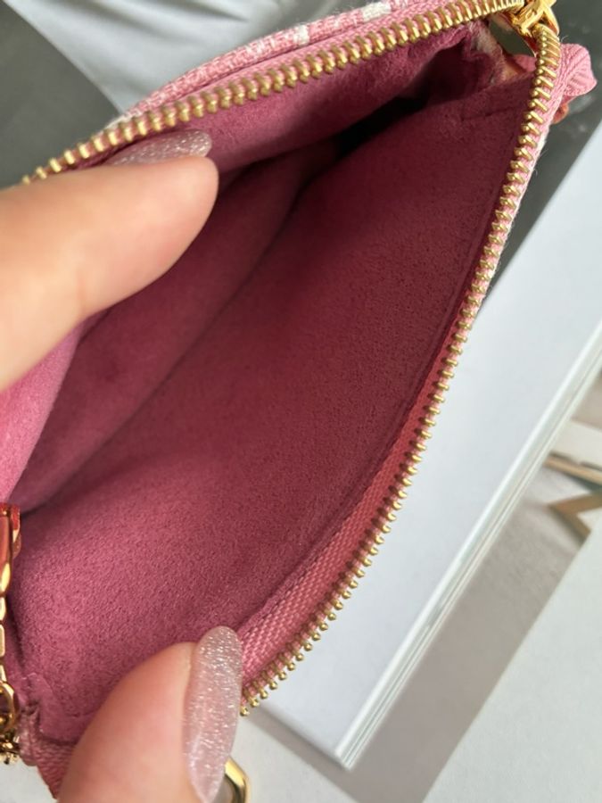 LV粉丹寧一字零錢包👛-27