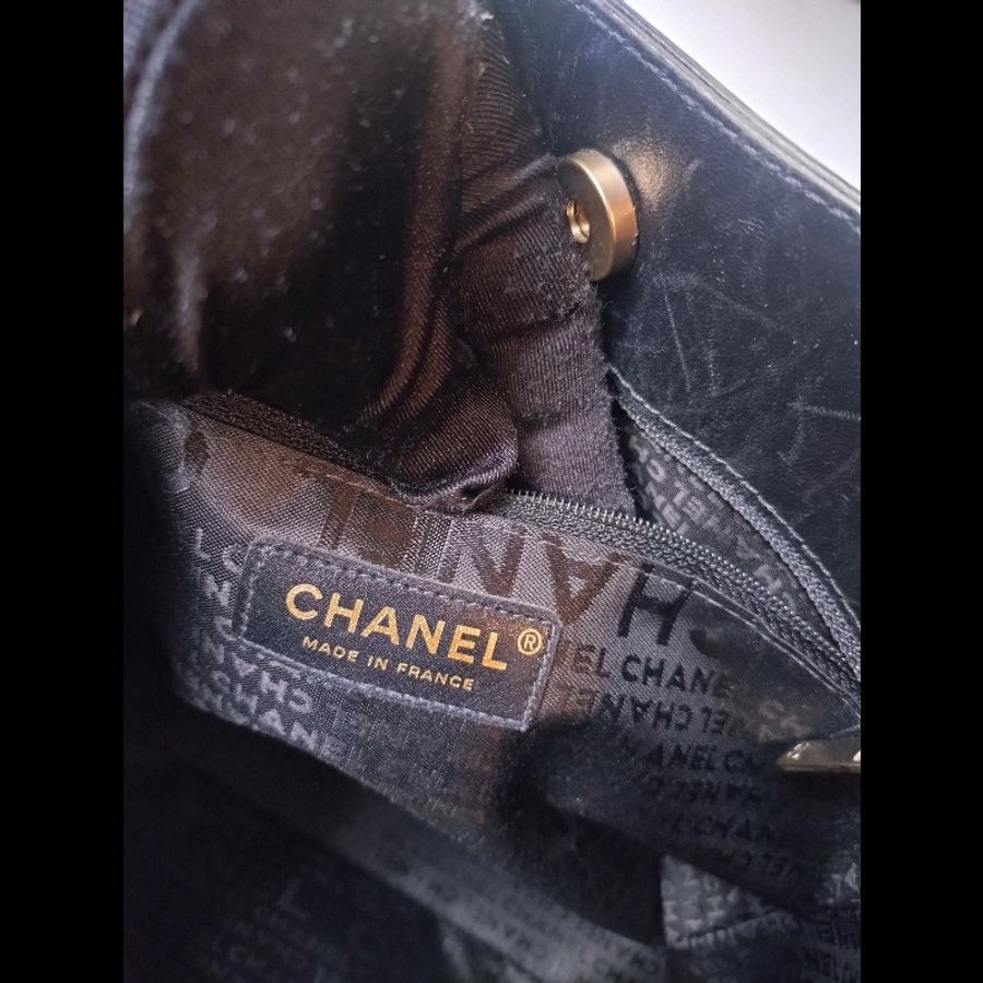 Chanel 黑皮幸運圖壓紋方格直式書報袋 tote-20