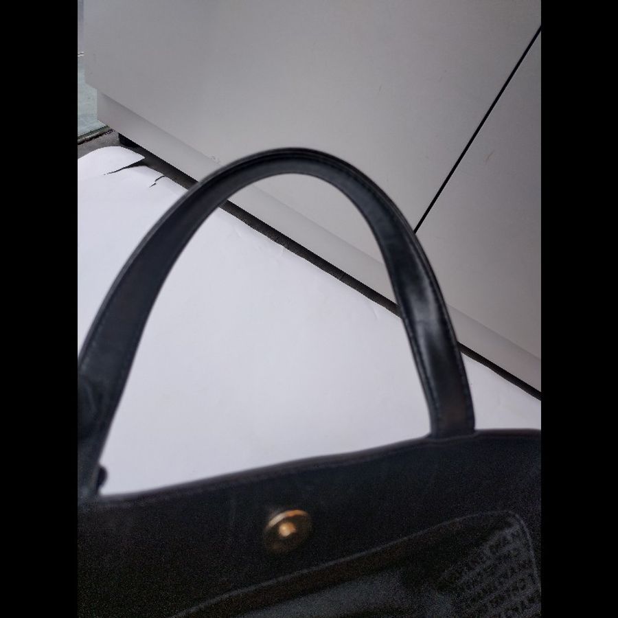 Chanel 黑皮幸運圖壓紋方格直式書報袋 tote-25