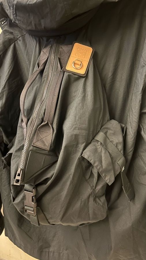 LOEWE Design 袋+衫 一體風褸 外套 Jacket-5