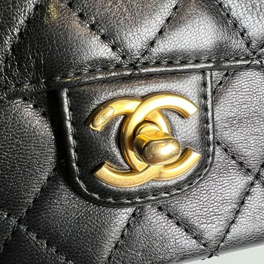 CHANEL 季節款方胖山羊皮黑 晶片款-7