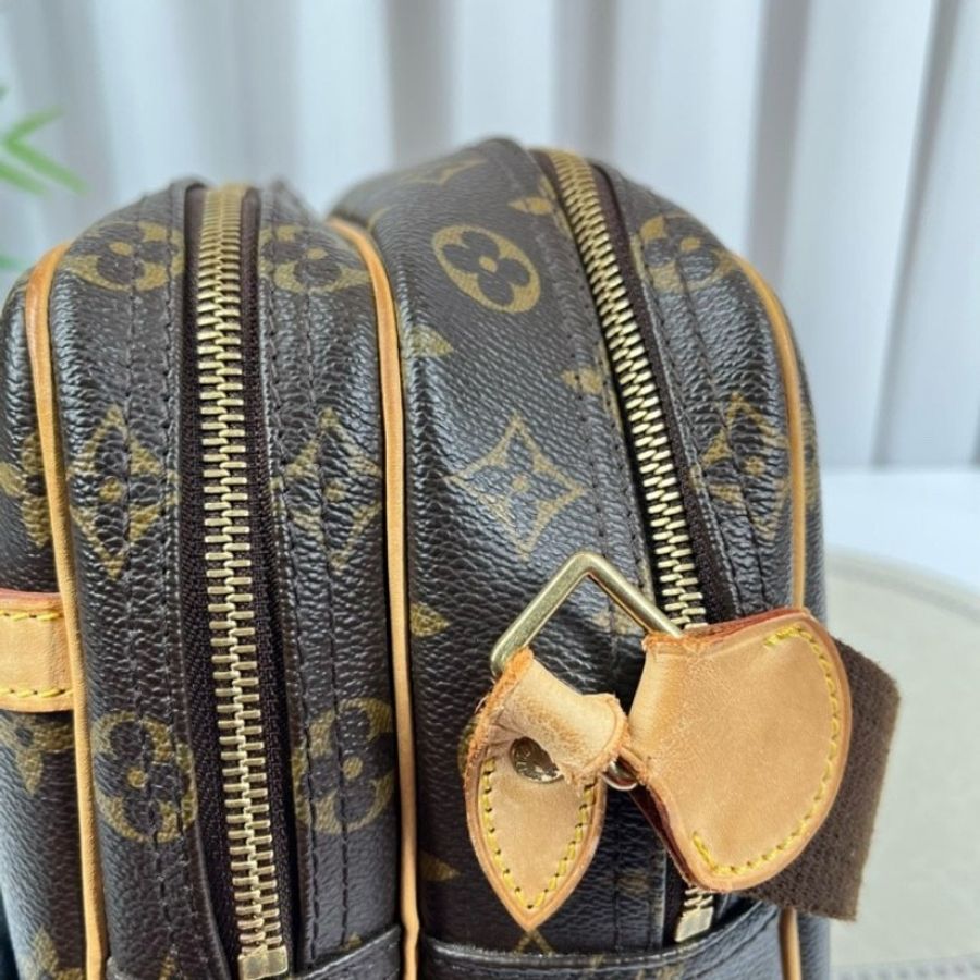 LV路易威登 中古老花橫板雙層相機包-13