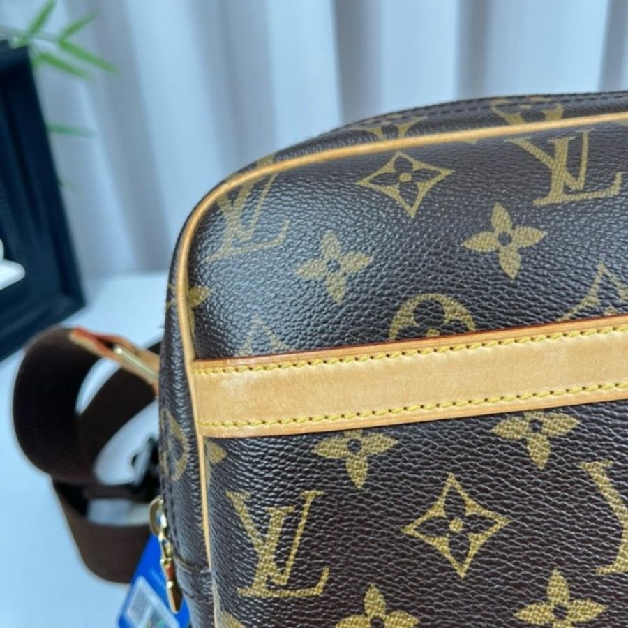 LV路易威登 中古老花橫板雙層相機包-15