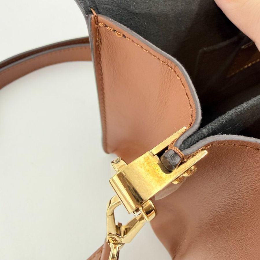 Louis Vuitton -雙色原花金釦Mini Dauphine斜背包-39