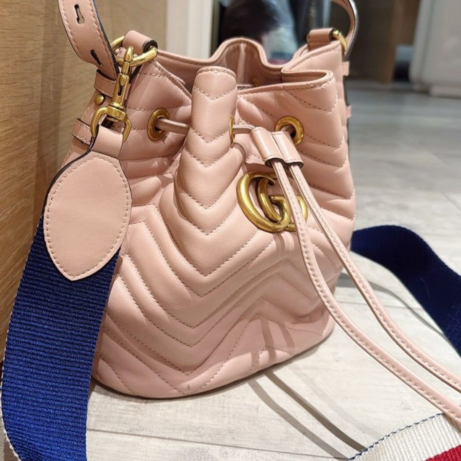 GUCCI 粉色 牛皮 GG Marmont Bucket 水痛包 肩背包-1