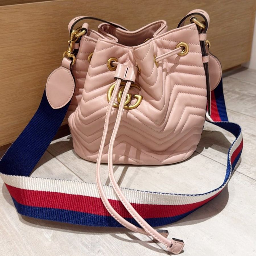 GUCCI 粉色 牛皮 GG Marmont Bucket 水痛包 肩背包-5