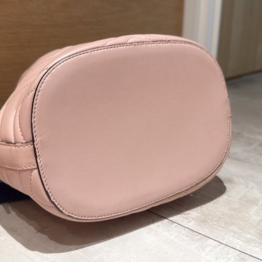 GUCCI 粉色 牛皮 GG Marmont Bucket 水痛包 肩背包-7