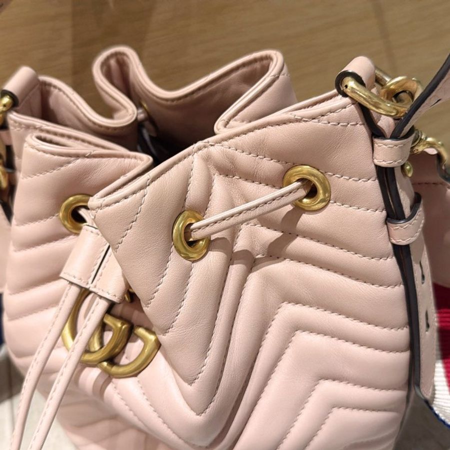 GUCCI 粉色 牛皮 GG Marmont Bucket 水痛包 肩背包-10
