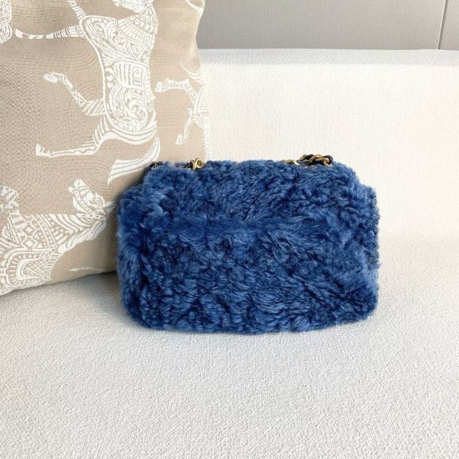Chanel 羊羔毛19bag小號 藍色金扣 26*20*9 98新配件塵袋保卡-7