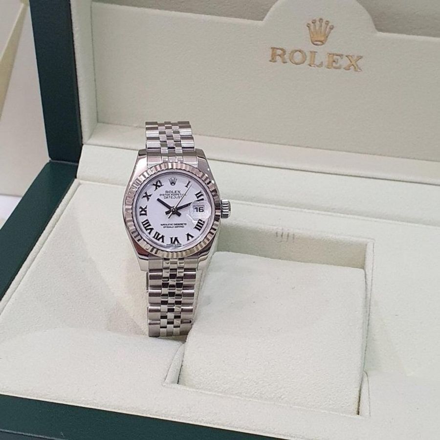 【大眾名錶】ROLEX勞力士 179174 Datejust 新款 蠔式日誌 太陽圈 白色羅馬面盤 五珠帶 錶徑26mm 自動上鍊 大眾名錶G275-1