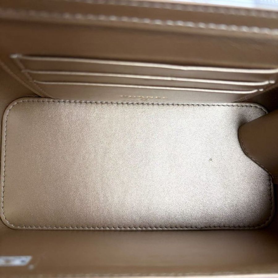 Chanel 金球盒子化妝包 玫紅色 金扣 羊皮 16*10*8  99新配件塵袋-9