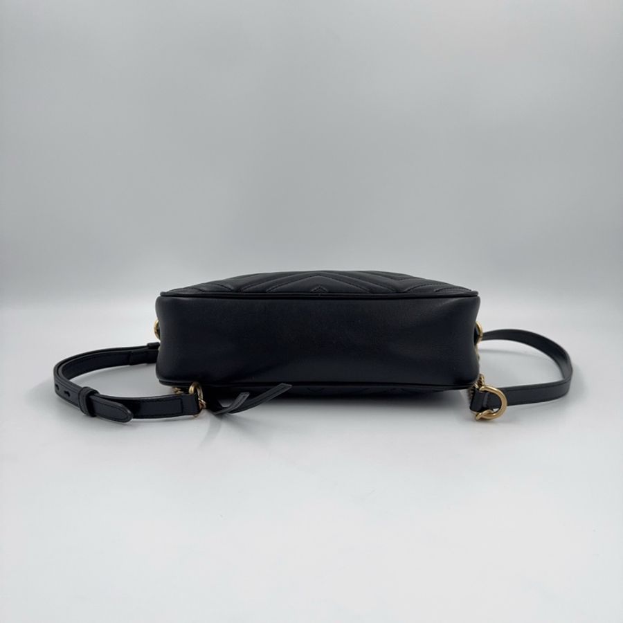 GUCCI黑金牛皮馬夢24CM相機包-5