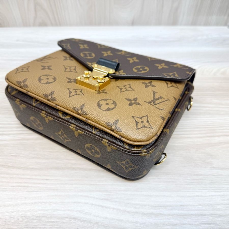 LV新款多種背法✨雙色Pochette Metis後背包M11941-10