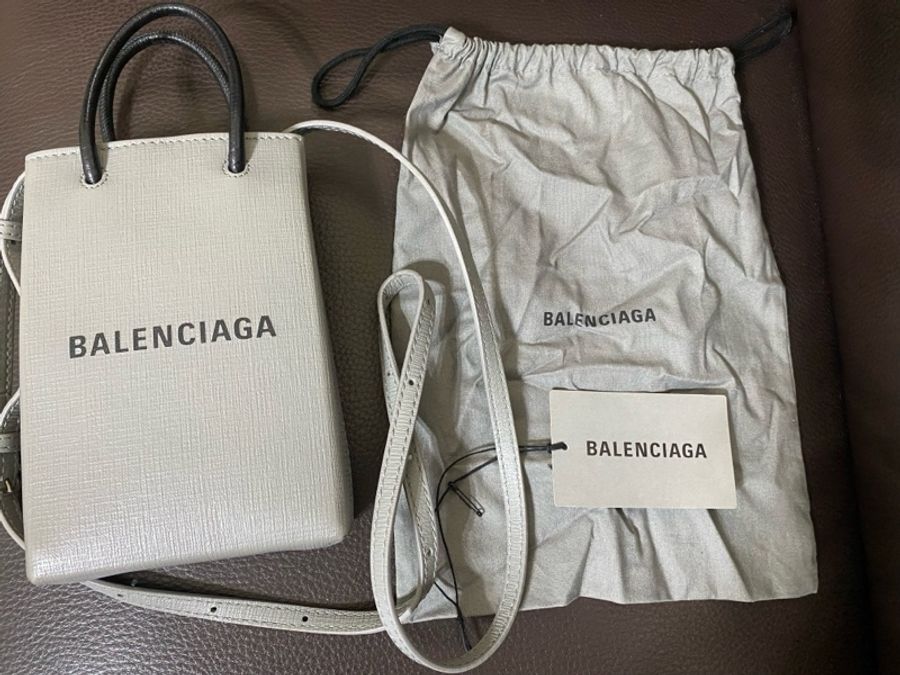Balenciaga灰色手機包-0