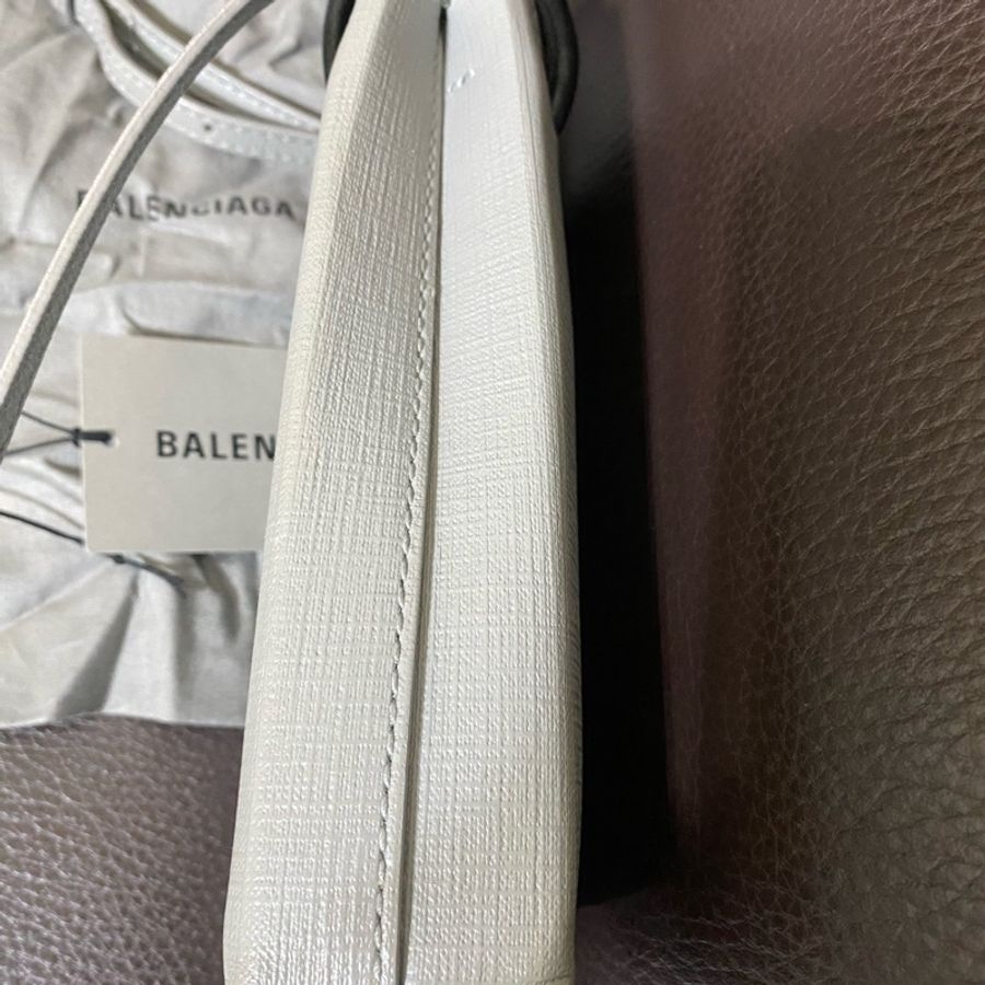 Balenciaga灰色手機包-2