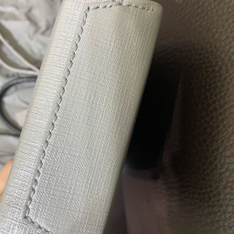 Balenciaga灰色手機包-3
