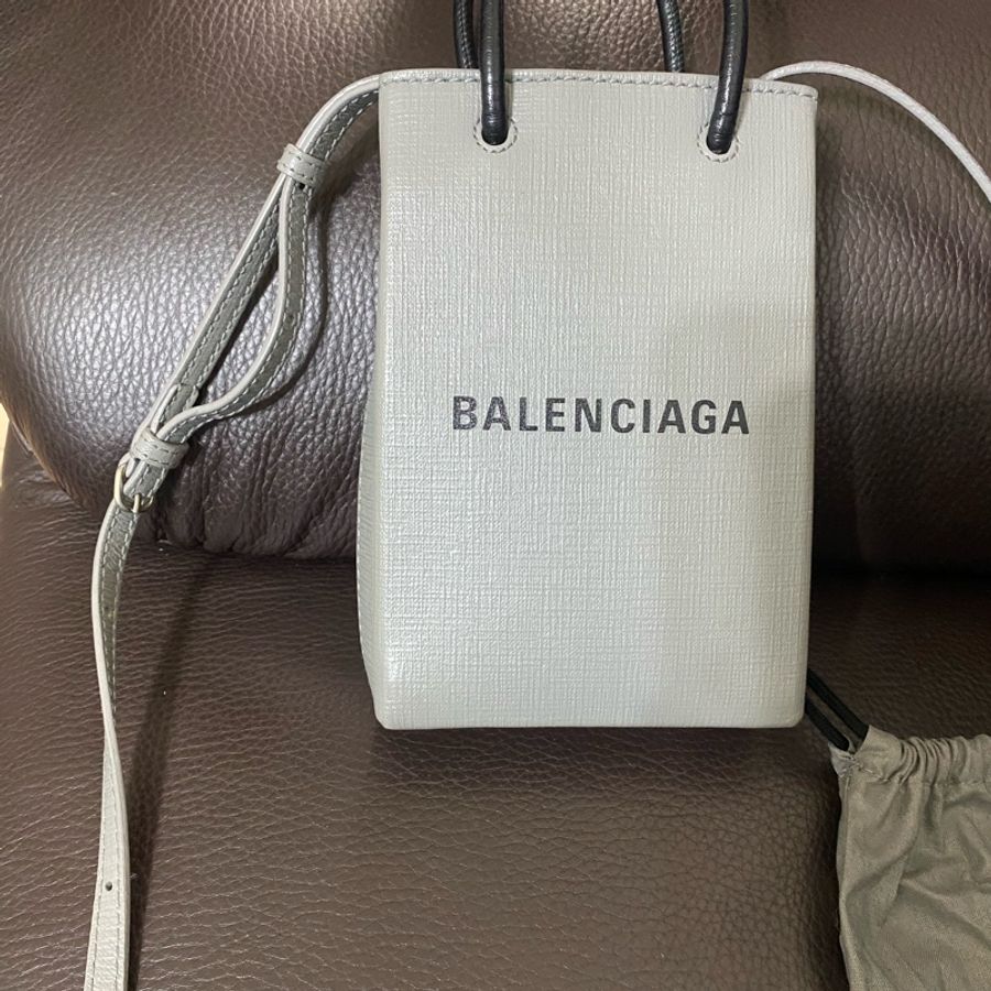 Balenciaga灰色手機包-7