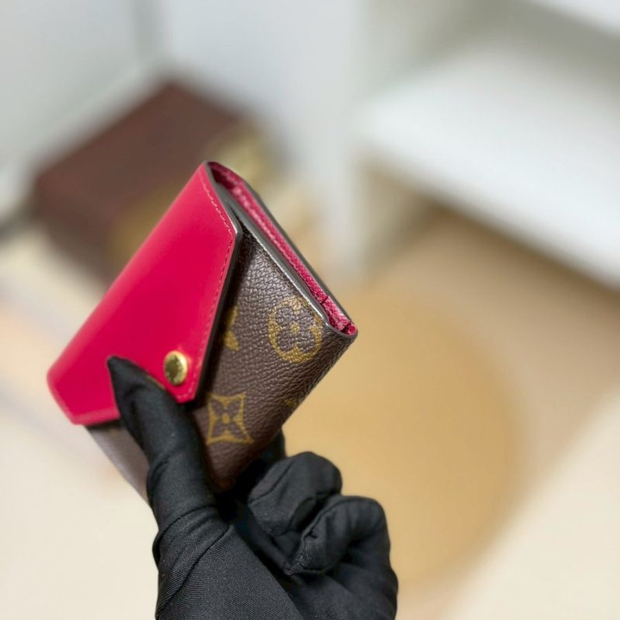 🏷LV 路易威登.Zoe Mini 三折短夾 酒紅色 M62932-5