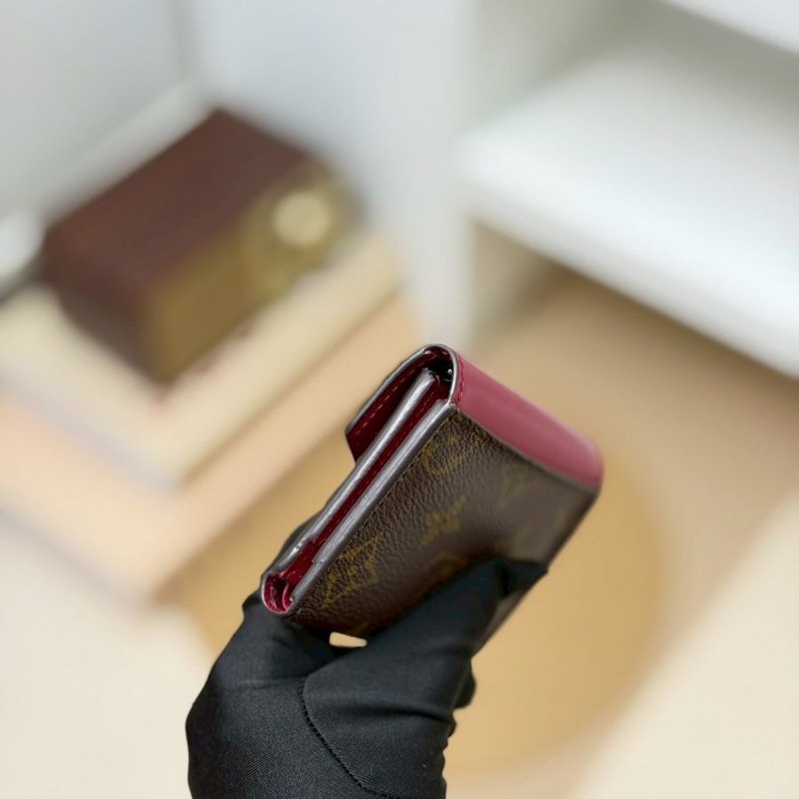 🏷LV 路易威登.Zoe Mini 三折短夾 酒紅色 M62932-10